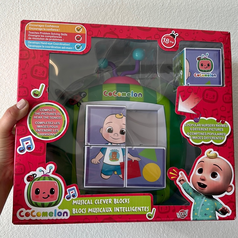 Cocomelon musical clever blocks